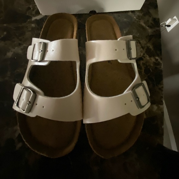 Soft Moc sandals. NWT - Picture 5 of 5